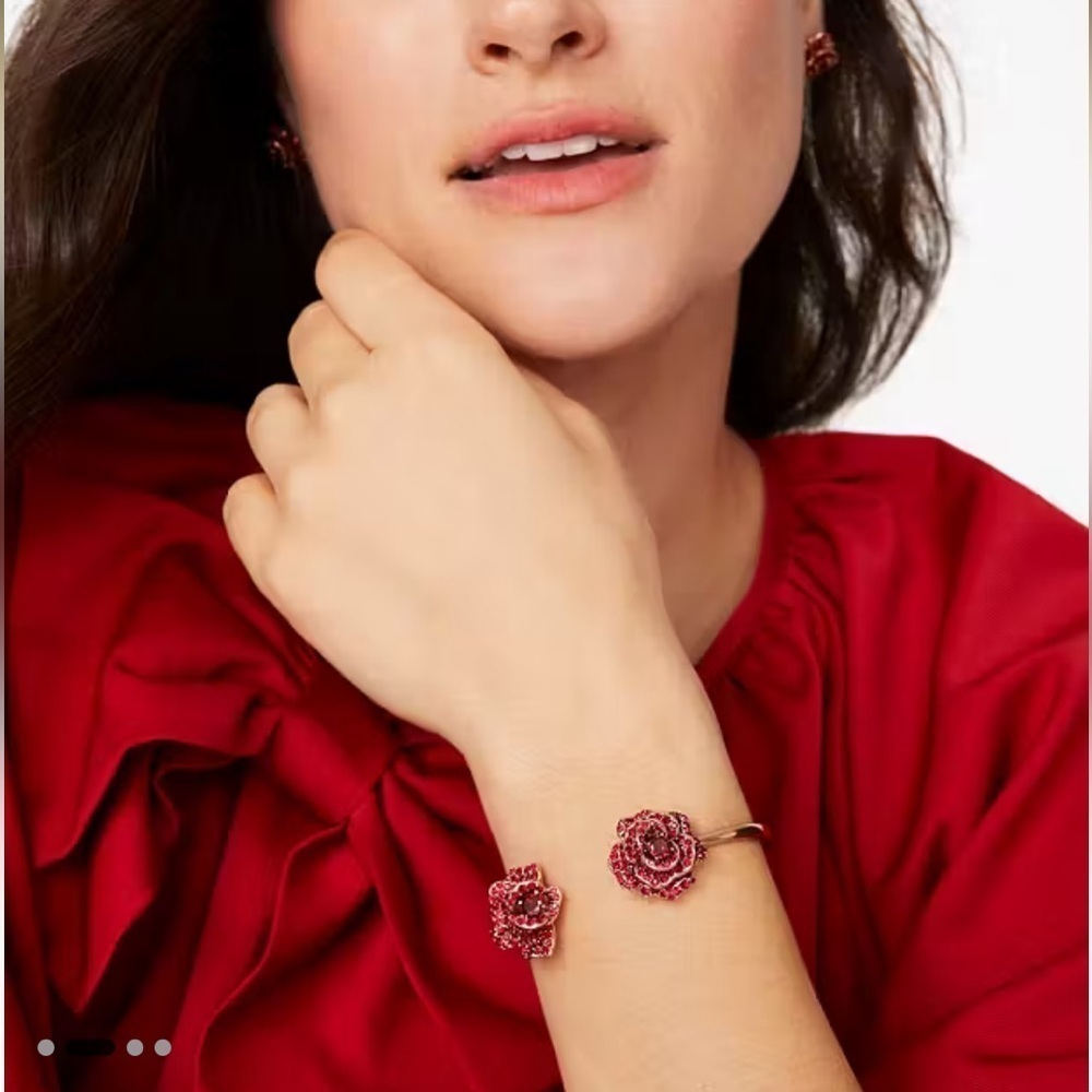 NWT Scarlet Blooms Rose Hinge Cuff